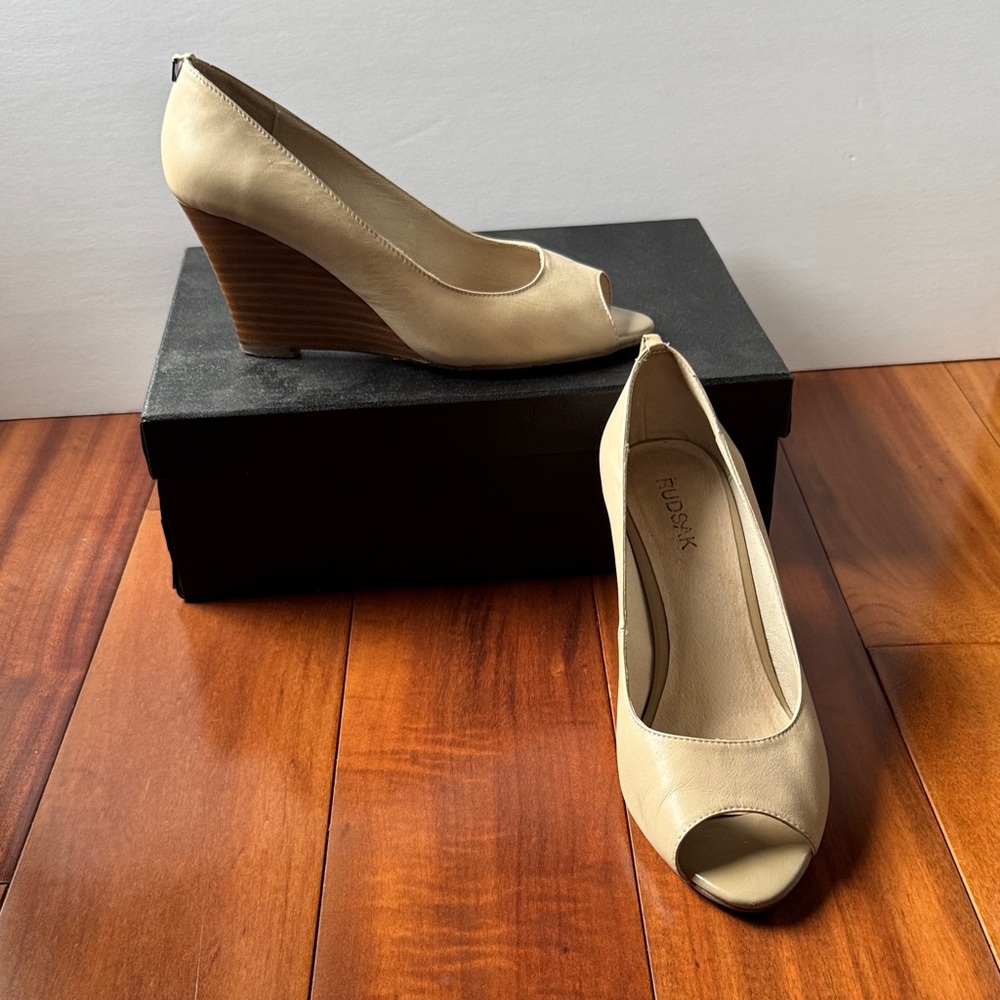 RUDSAK Cream Peep Toe Wedges